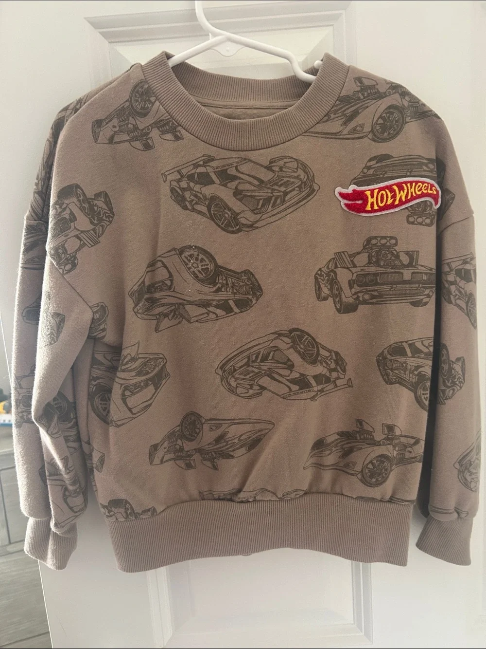 Mattel Hot Wheels Taupe Crewneck Sweatshirt with Car Print Patch
